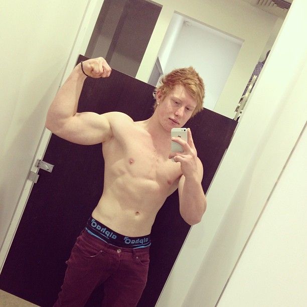 Ginger full body selfie stick